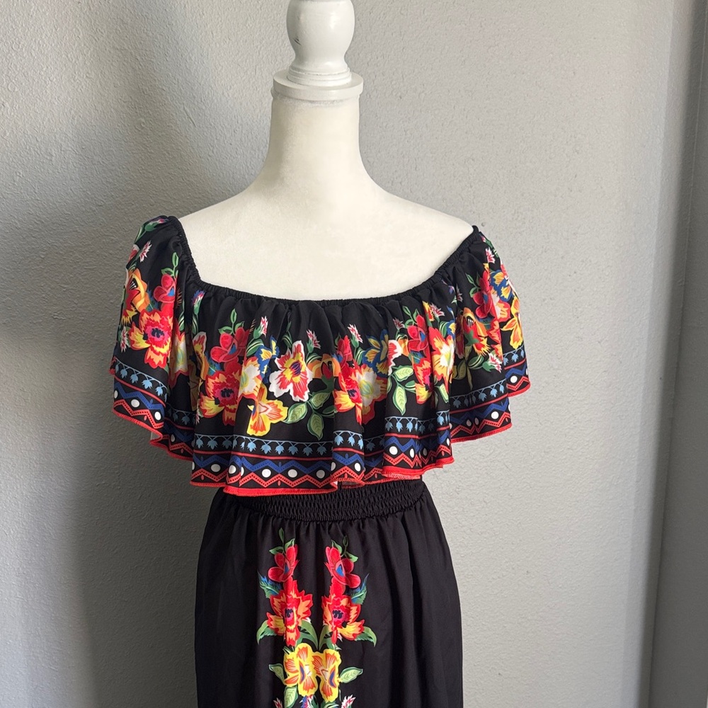 Floral Off-Shoulder Maxi Dress - Picture 3 of 8